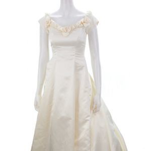 NO LABEL IVORY WEDDING DRESS SIZE S